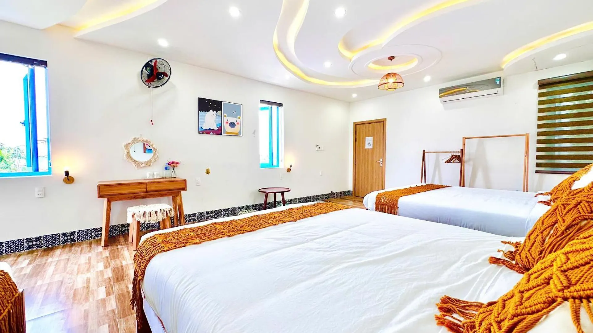 Lazy Bear Villa By The Little Hoi An Hostel