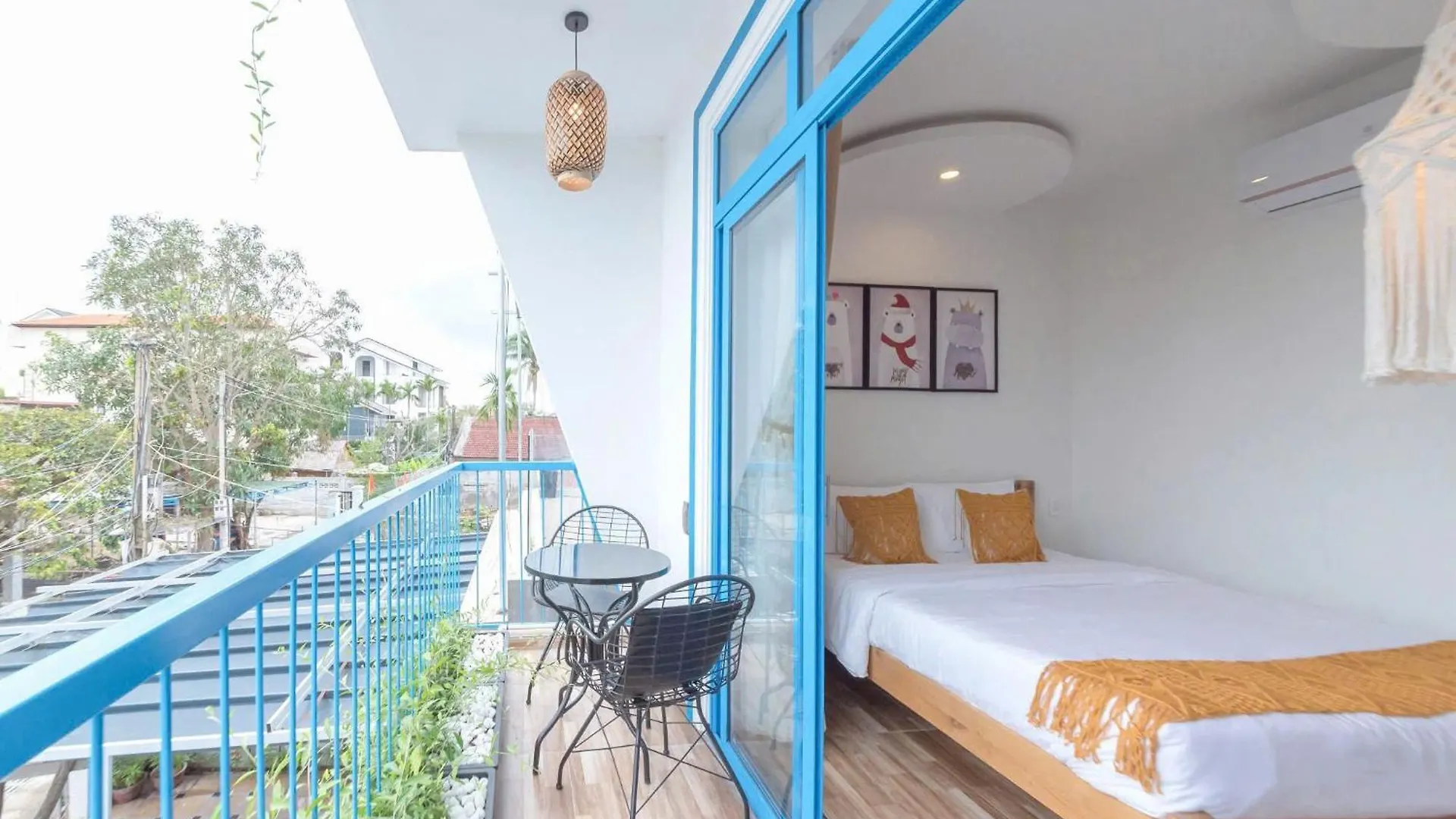 Lazy Bear Villa By The Little Hoi An Hostel