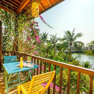 Riverside Oasis Ancient Hotel