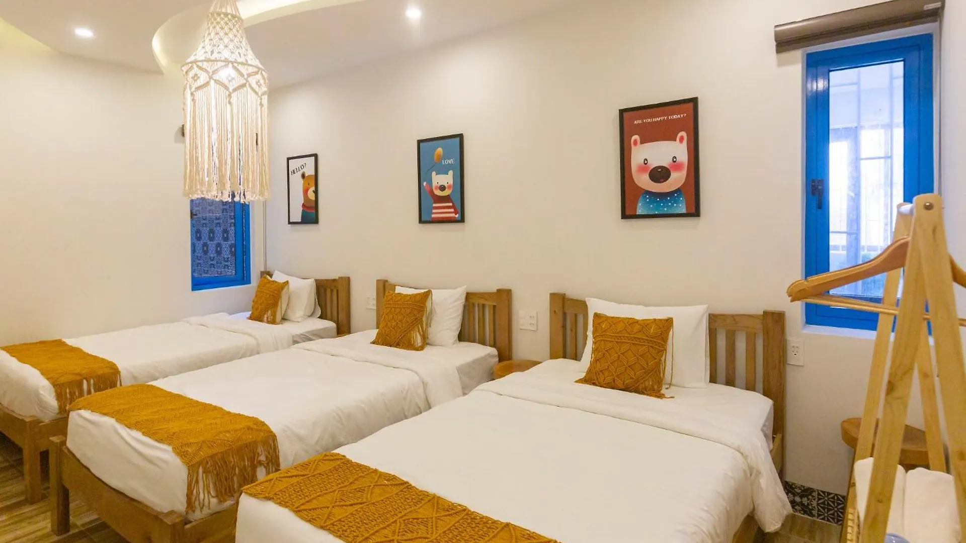 Lazy Bear Villa By The Little Hoi An Hostel