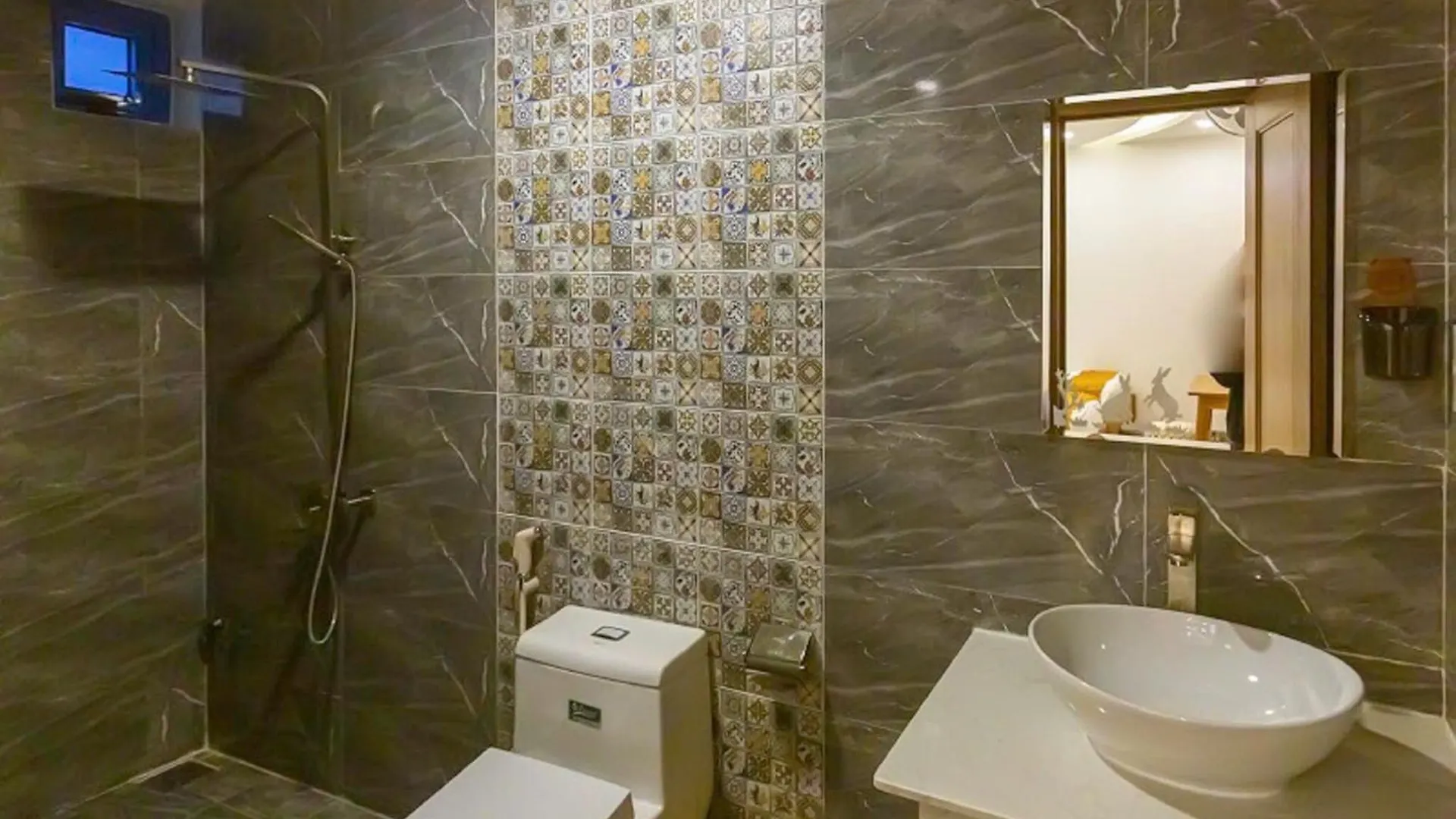 Hostel Lazy Bear Villa By The Little Hoi An