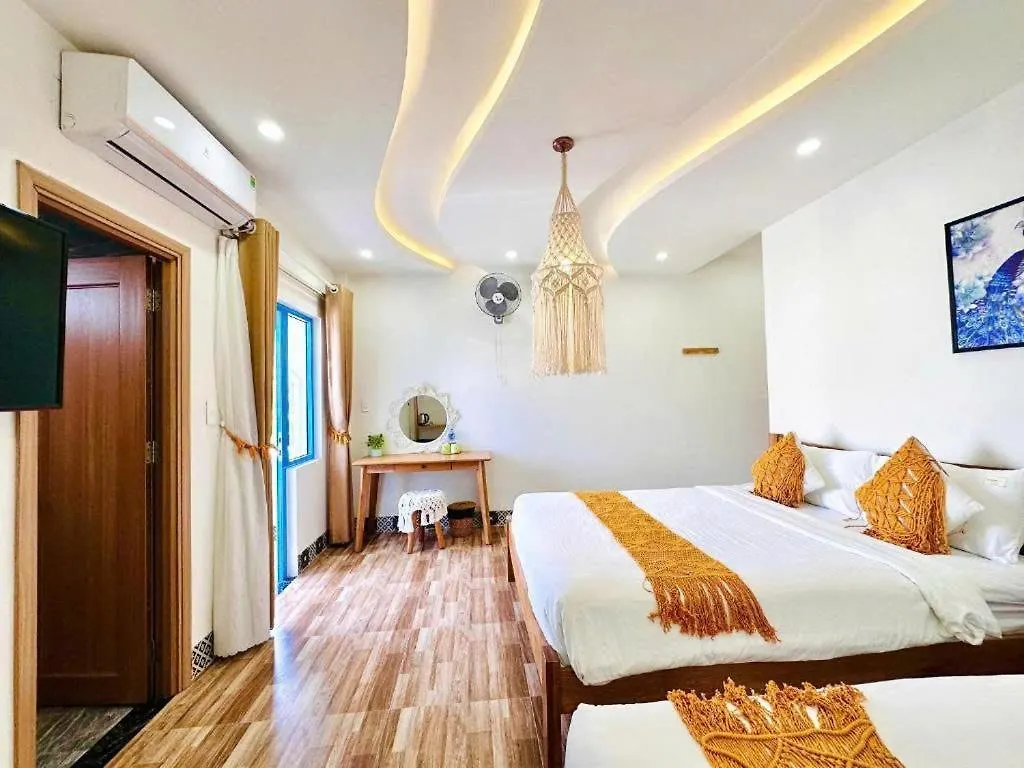 Hoi An Lazy Bear Hostel Vietnam
